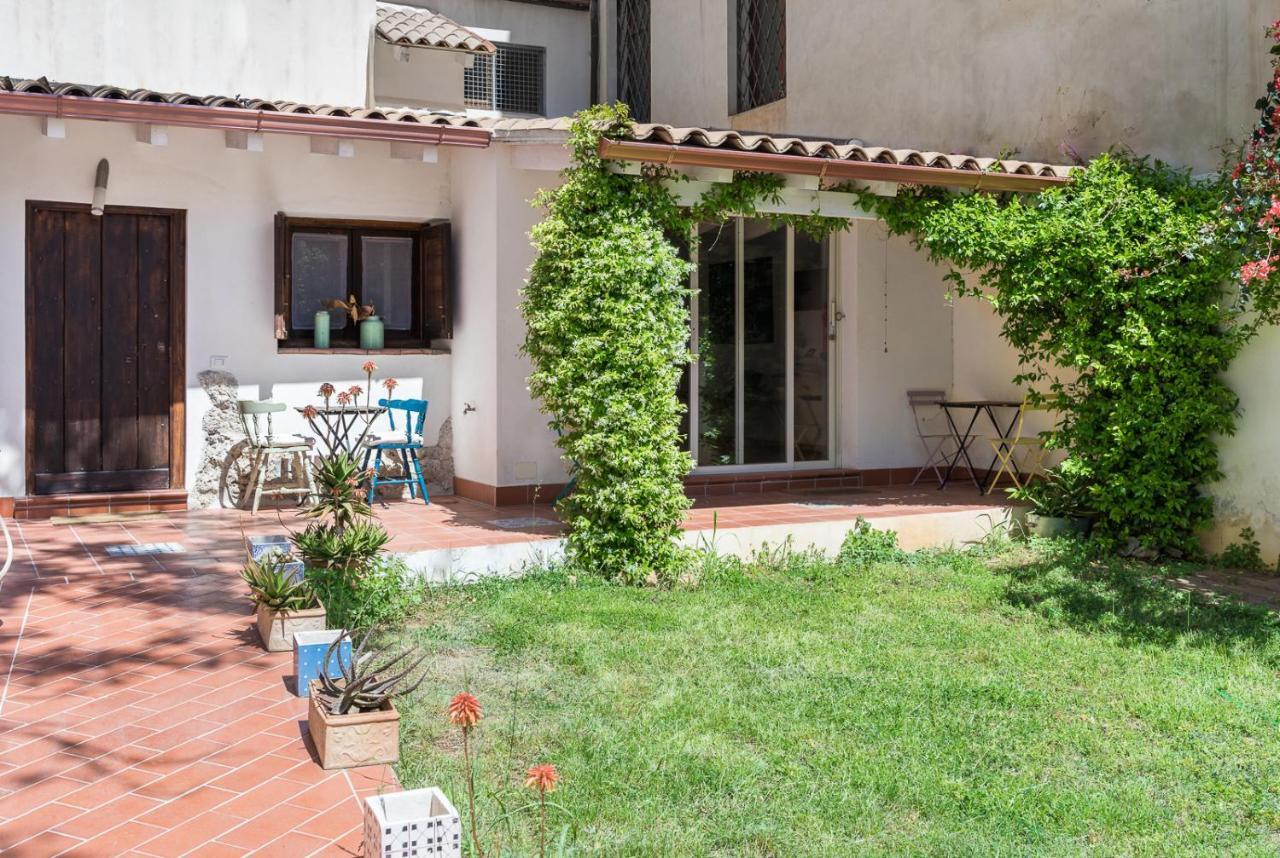Bed And Book Giusino Bed & Breakfast Palermo Dış mekan fotoğraf